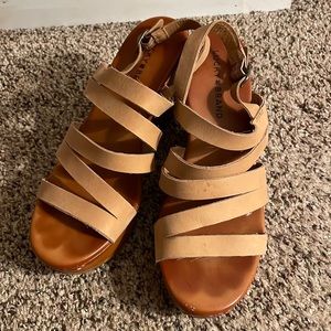 Lucky Brand Tan Leather Wedges